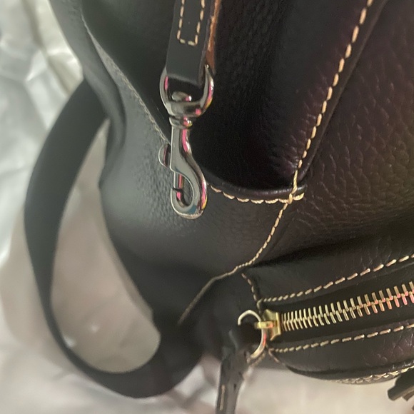 Gorgeous Dooney & Bourke Black Pebbled Leather Backpack - Picture 6 of 14